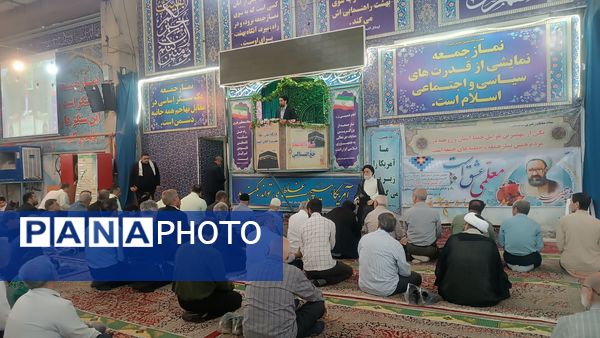 نماز جمعه با حضور مسئولان آموزش و پرورش نیشابور به مناسبت هفته بزرگداشت معلم 