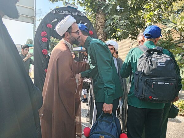 اعزام دانش‌آموزان گروه سرود سفینة النجاة نیشابور به پیاده‌روی اربعین حسینی 