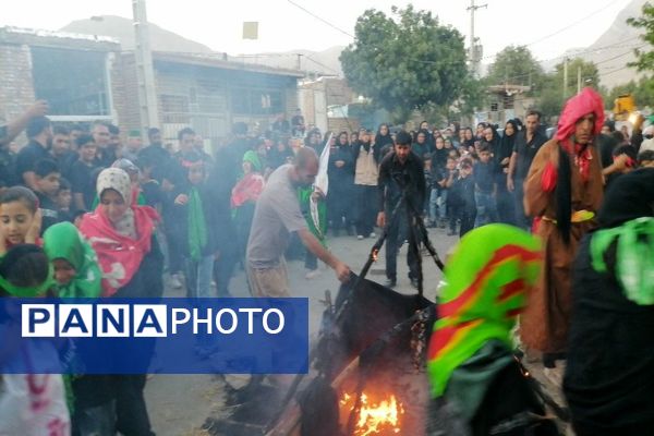 مراسم نمادین آتیش زدن خیمه ها در عصر روز عاشورا در شهر بار