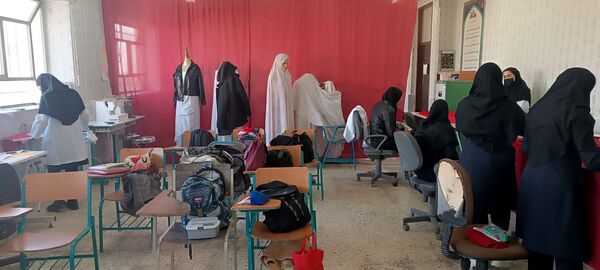 بزرگداشت روز خیاطی در هنرستان تلاش گندمان 