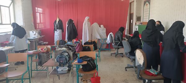 بزرگداشت روز خیاطی در هنرستان تلاش گندمان 