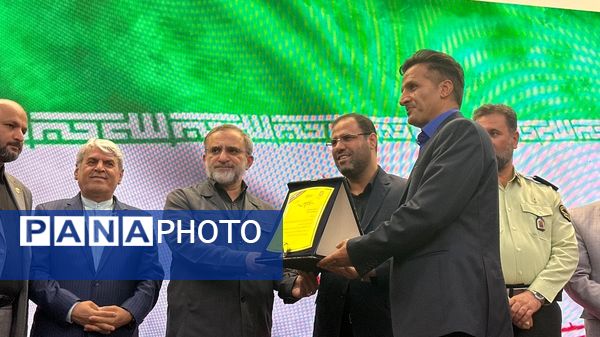 حضور وزیر آموزش و پرورش در بیست‌و‌ششمین جشنواره خیرین مدرسه‌ساز استان مرکزی