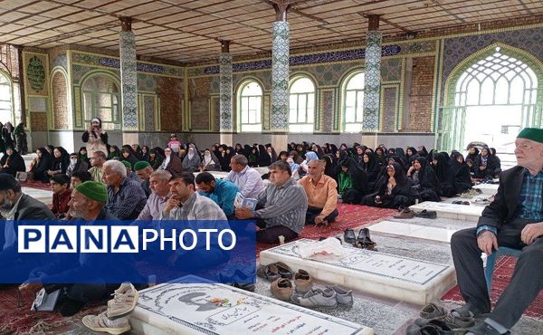 دعای روز عرفه در جوار گلزار شهدای شهر بار