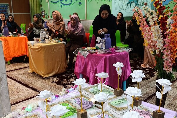 جشن روز معلم در دبستان راهیان نور ناحیه دو شهرری 