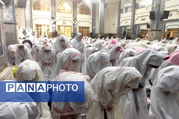 جشن تکلیف؛ لبخند بندگی در قاب تصویر