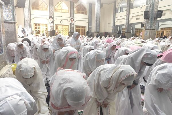 جشن تکلیف؛ لبخند بندگی در قاب تصویر