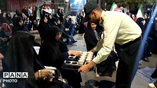 امشب در کنار نیروهای انتظامی بودیم؛ روایت تصویری از تجمعات شبانه