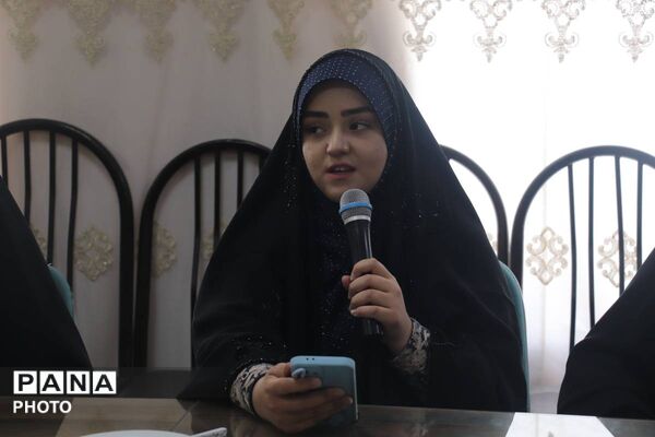 تجلیل از دانش‌آموز خبرنگاران پانا در آیین گرامیداشت روز خبرنگار