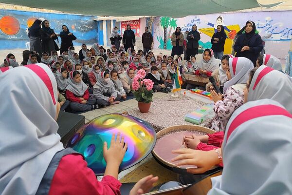 طنین انداز شدن نوای هنر در مدرسه سارا شهرستان ملارد 