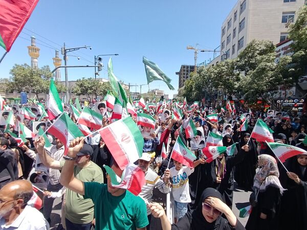 راهپیمایی جمعه خشم و نصر با حضور پرشور مشهد مقدس برگزار شد