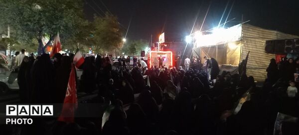 دویست شب ایستادگی پای پرچم در مشهد