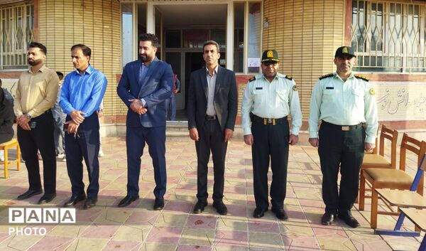 گرامیداشت هفته نیروی انتظامی در دبستان شهید مفتح