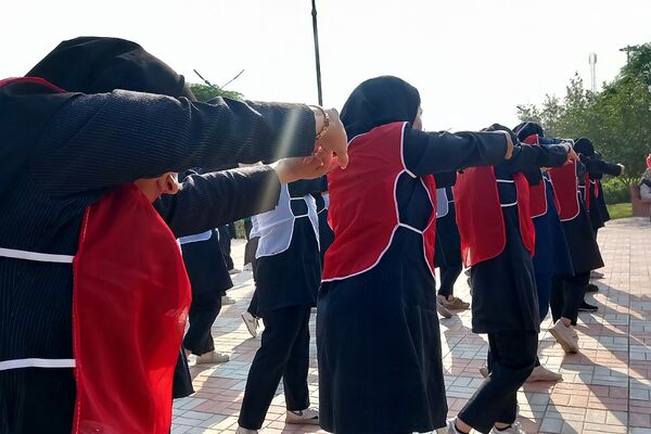 مراسم هفته تربیت‌بدنی در دبیرستان حکمت بهارستان‌۲ 