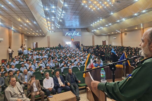 آیین بزرگداشت مقام شهدا و تجلیل از خانواده شهدا و ایثارگران 
