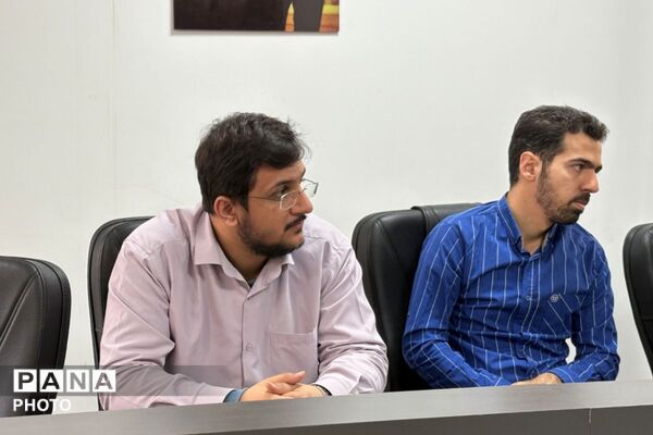 نشست صمیمی سرگروه‌ها به مناسبت هفته امور تربیتی