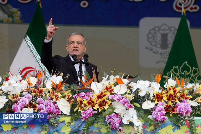 سخنرانی رئیس جمهور در جمع راهپیمایان ۲۲ بهمن