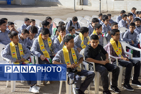 جوانه‌های محلاتی ورود به دوره متوسطه را با جشن جوانه‌ها آغاز کردند