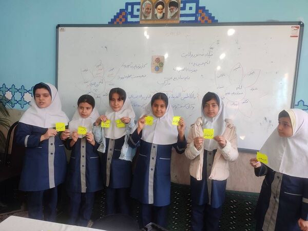 اعیادشعبانیه با حضور پر رنگ دانش‌آموزان مدرسه شهید معظم