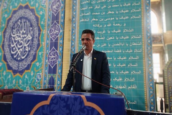 برپایی میز خدمت آموزش و پرورش شهرستان قدس در مصلی نماز جمعه