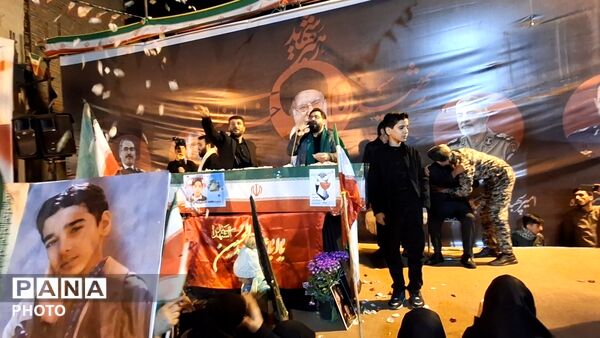 آیین وداع با پیکر دانش آموز شهید محمد حسین دهقان در قم
