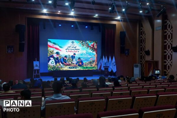 تجلیل از برگزیدگان پویش قصه‌نویسی ماکان نصیری
