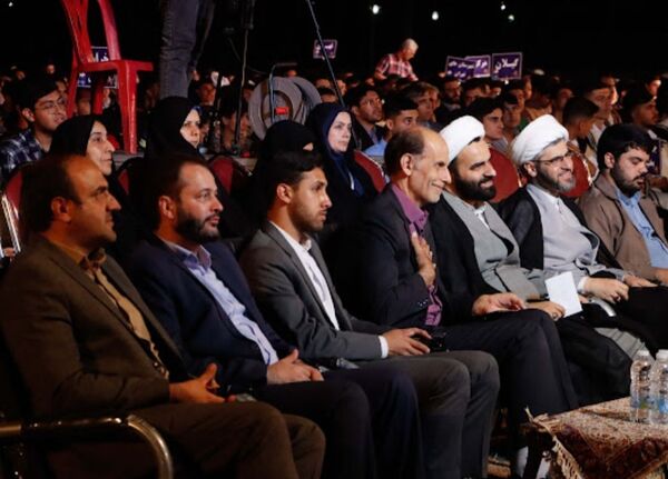 چهل و دومین جشنواره فرهنگی هنری با شعار «با امید به سمت قله برای ایران» 