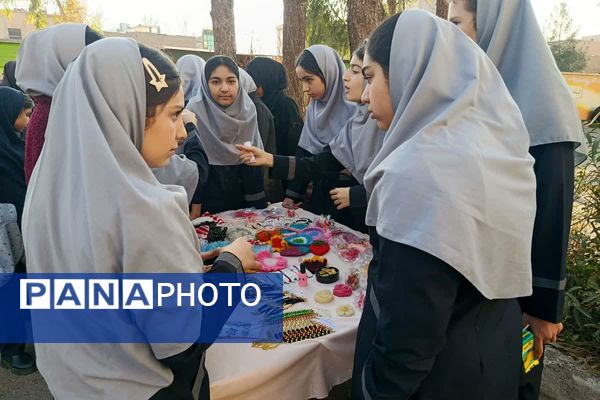 دستان کوچک، ایده‌های بزرگ: بازارچه خلاقیت دانش‌آموزان عترت در جشنواره خوارزمی