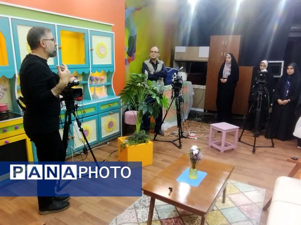 بررسی تاثیر پیشرفت علم و فناوری در صدا و سیما توسط دانش‌آموز خبرنگاران