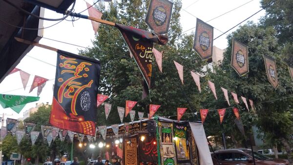 موکب‌های عزاداری‌، پذیرای عزاداران حسینی بودند