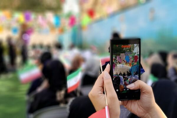 جشن شکفتن غنچه‌ ها، در دبستان مهرتابان بهارستان دو