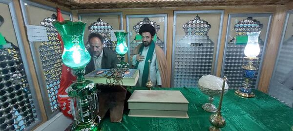 آیین غبارروبی ضریح مطهر حضرت علی‌بن‌امام‌محمدباقر(ع) 