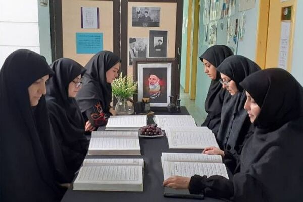 یادبود شهدای خدمت در مدارس رودهن 