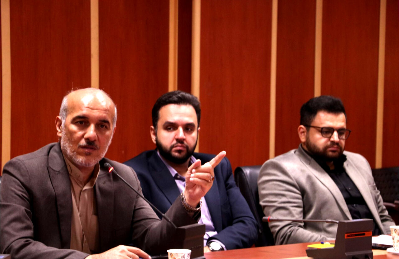خبرنگاران روحیه مطالبه‌گری خود را تقویت کنند