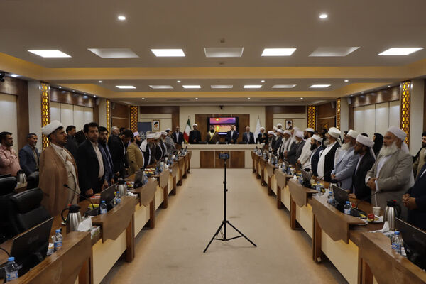 نشست وحدت علمای شیعه و اهل سنت در دانشگاه آزاد اسلامی مشهد 