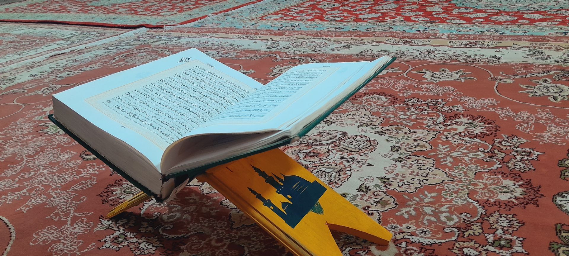 اعتکاف غوطه ور شدن در دریای روشن امید