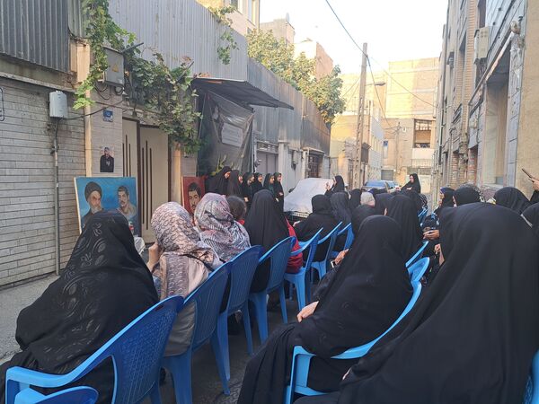 طرح تکریم خانواده شهدا با عنوان آبروی محله