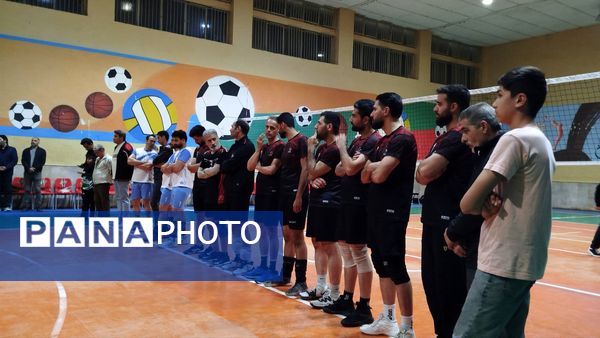 برگزاری اختتامیه مسابقات والیبال کارکنان ادارات و کارخانجات نیشابور 