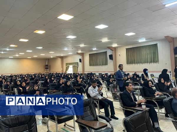 مراسم تجلیل از روشا اکبری برنده مدال طلای شطرنج مدارس جهان در شهرستان نیشابور 