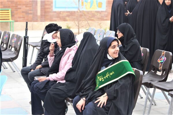 جلوه‌هایی از یادواره شهدا در دبستان استثنایی باغچه‌بان قم