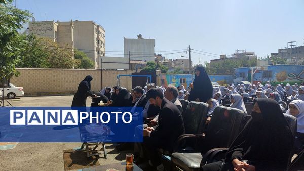 آیین نواختن زنگ مهر، ایثار و شهادت در دبستان شاهد حاج تقی آقا بزرگ ناحیه یک مشهد 