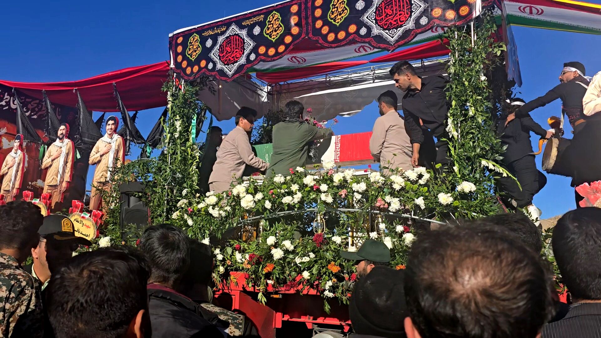 استقبال باشکوه مردم شهرستان بهاباد از شهید گمنام