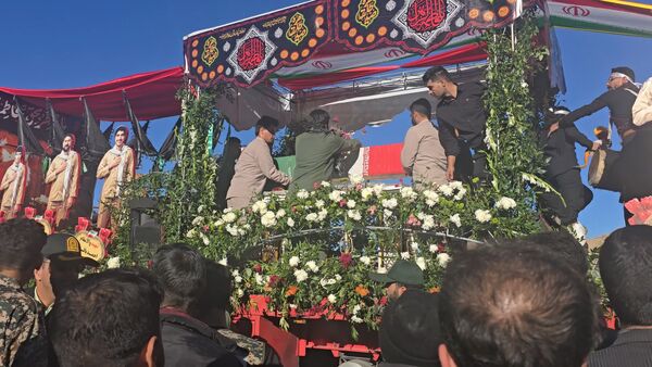 استقبال باشکوه مردم شهرستان بهاباد از شهید گمنام