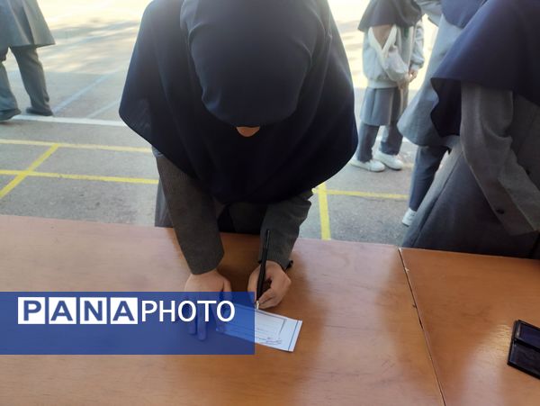  انتخابات شورای دانش‌آموزی در دبیرستان فرزانگان ۴ ناحیه ۷مشهد