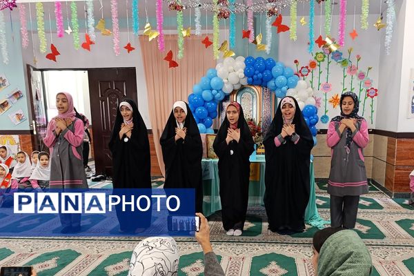 حضور دانش‌آموزان مدارس ناحیه دو شهرری در جشن ولادت حضرت فاطمه (س)