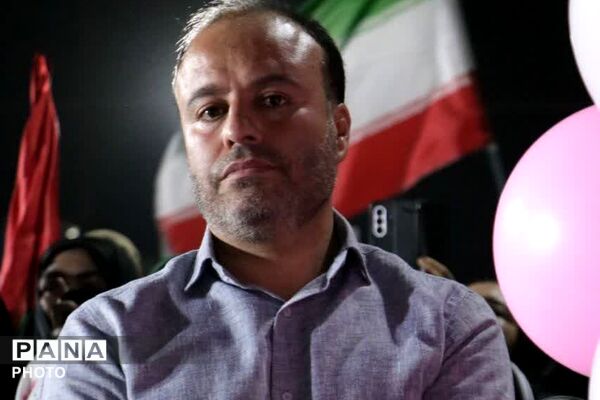 لبخند معنویت در کنار چادر پاکی