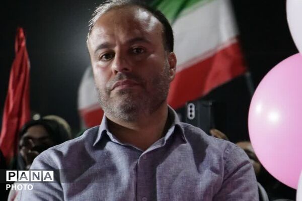 لبخند معنویت در کنار چادر پاکی