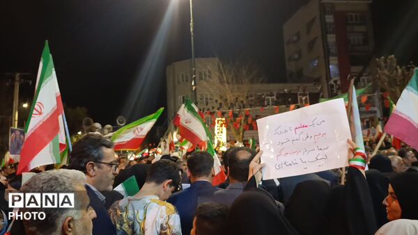 مدیرکل آموزش و پرورش استان مهمان ویژه‌ راهپیمایی شبانه دانش‌آموزان اسدآباد