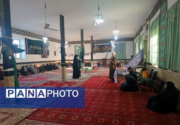 تکریم از مادران شهدا در پایگاه طاهره بسیج خواهران روستای حسین آباد