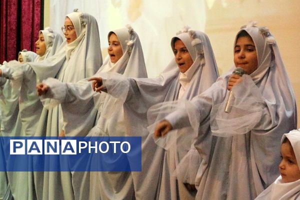 تجلیل از مقام مادر و گرامیداشت مقام حضرت فاطمه(س) در جشن روز مادر دانشگاه آزاد فیروزکوه