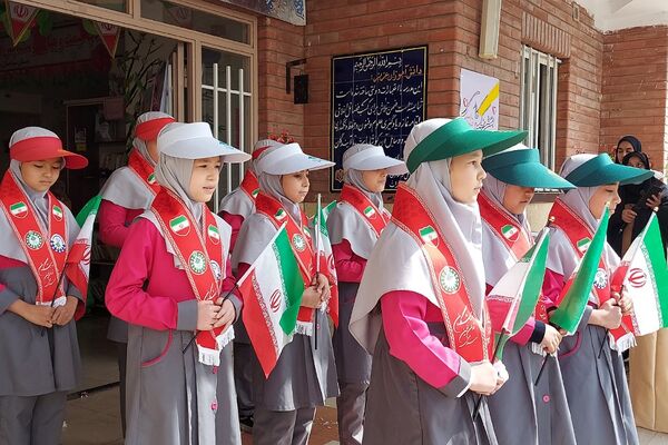 برگزاری جشن احسان و نیکوکاری در دبستان حکیم نظامی کهریزک 
